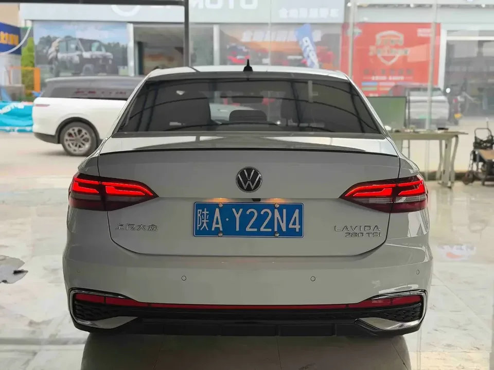 Volkswagen Lavida Lavida 2023 280TSI DSG Full Elegance Edition 2022 — thumbnail 2