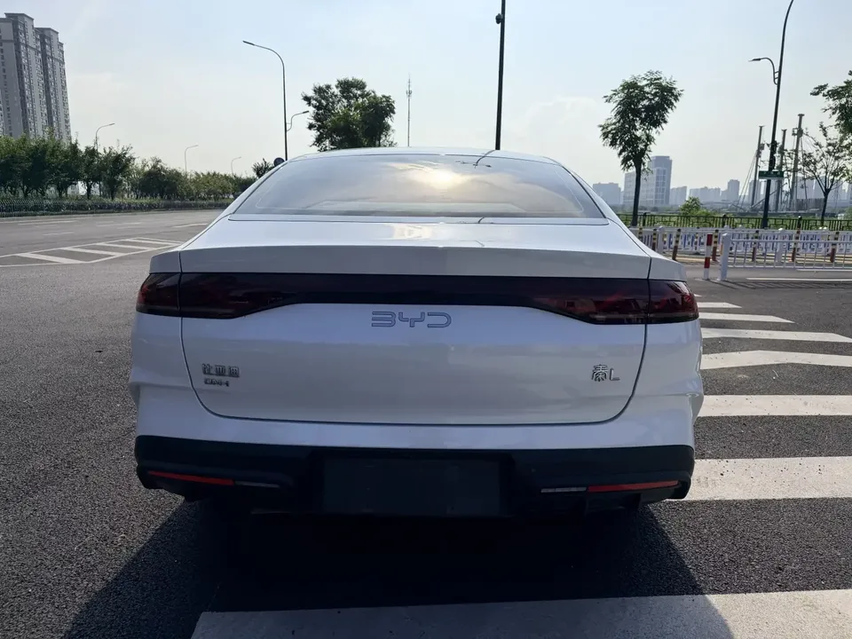 BYD Qin L DM Qin L DM 2025 DM-i 80KM Intelligent Driving Edition 2025 — thumbnail 2