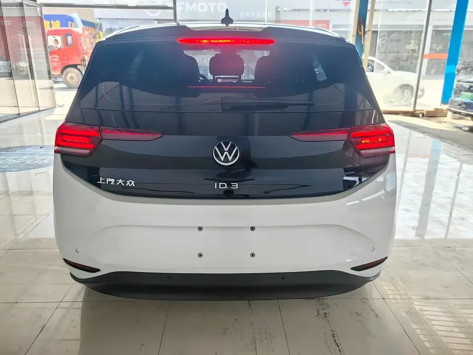 Volkswagen ID.3 Volkswagen ID.3 2024 Outstanding Edition 2024 — thumbnail 2