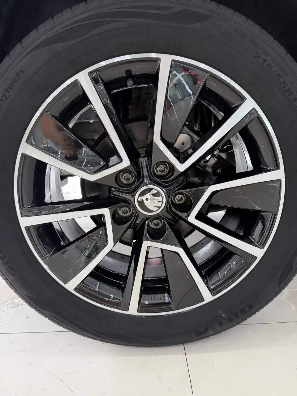 Skoda Karoq Korok 2023 TSI280 Premium Edition 2023 — thumbnail 3