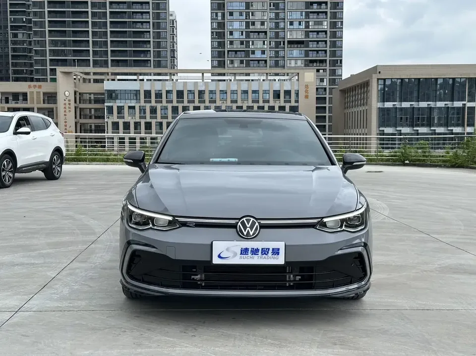 Volkswagen Golf golf 2021 280TSI DSG R-Line 2022 — фото 1, купить с доставкой в Москву