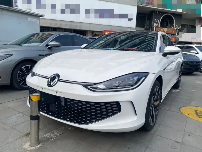 Volkswagen Lamando Lingdu 2022 Lingdu L 280TSI DSG Cool Edition 2022 — photo 1, buy with delivery to Moscow