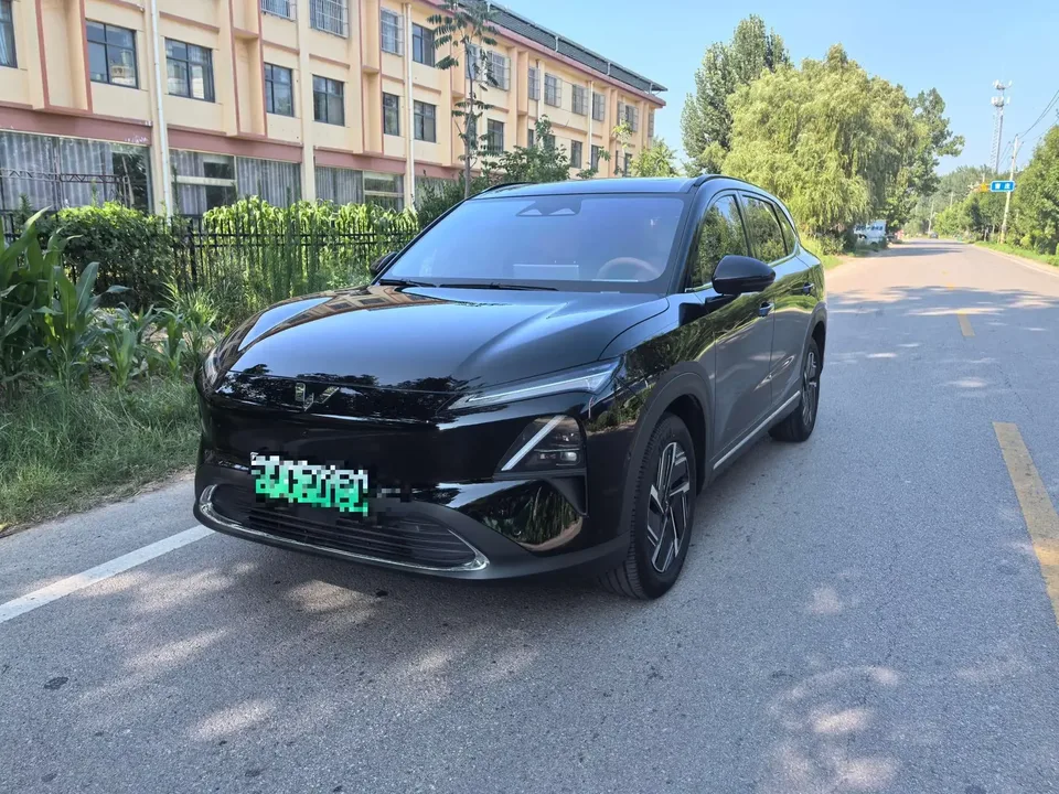 Wuling Starlight S PHEV Wuling Starlight S PHEV 2025 130km Flagship 2025 — фото 1, купить с доставкой в Москву