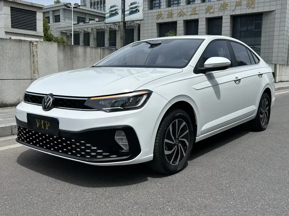 Volkswagen Lavida Lavida 2023 New 1.5L Automatic New Edition 2024 — photo 1, buy with delivery to Moscow