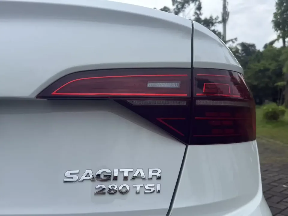 Volkswagen Sagitar Sagitar 2022 280TSI DSG Beyond Edition 2022 — thumbnail 3
