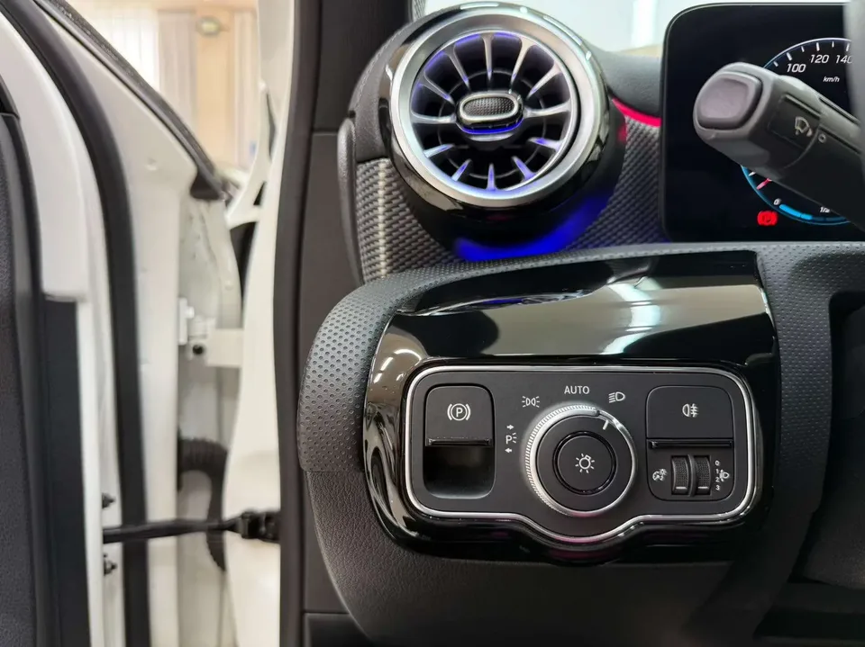 Mercedes-Benz Klasa A Mercedes Benz A Class 2022 A 180 L sports sedan facelift 2023 — thumbnail 5