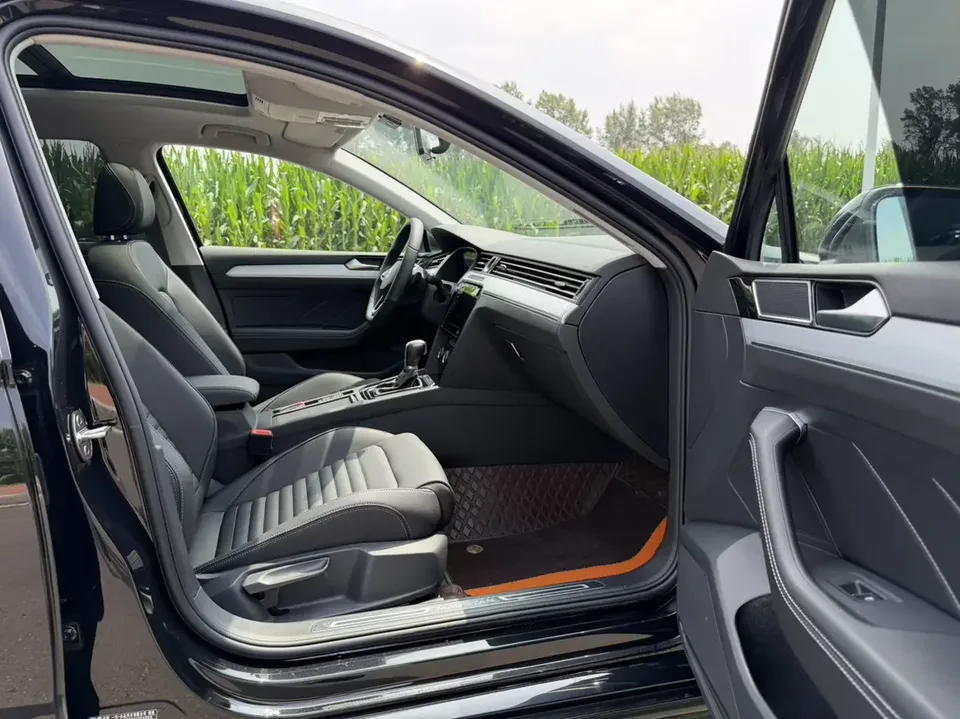 Volkswagen Magotan Magotan 2023 2 millionth anniversary edition 280TSI DSG comfort model 2023 — thumbnail 5