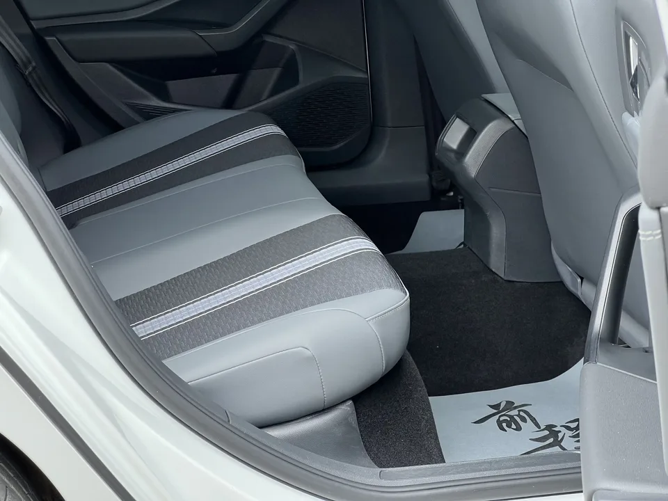 Volkswagen Sagitar Sagitar 2024 300TSI DSG Flying Edition 2024 — миниатюра 4