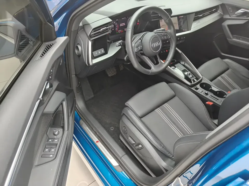 Audi A3 Audi A3 2022 Sportback 35 TFSI Stylish and sporty 2022 — thumbnail 3