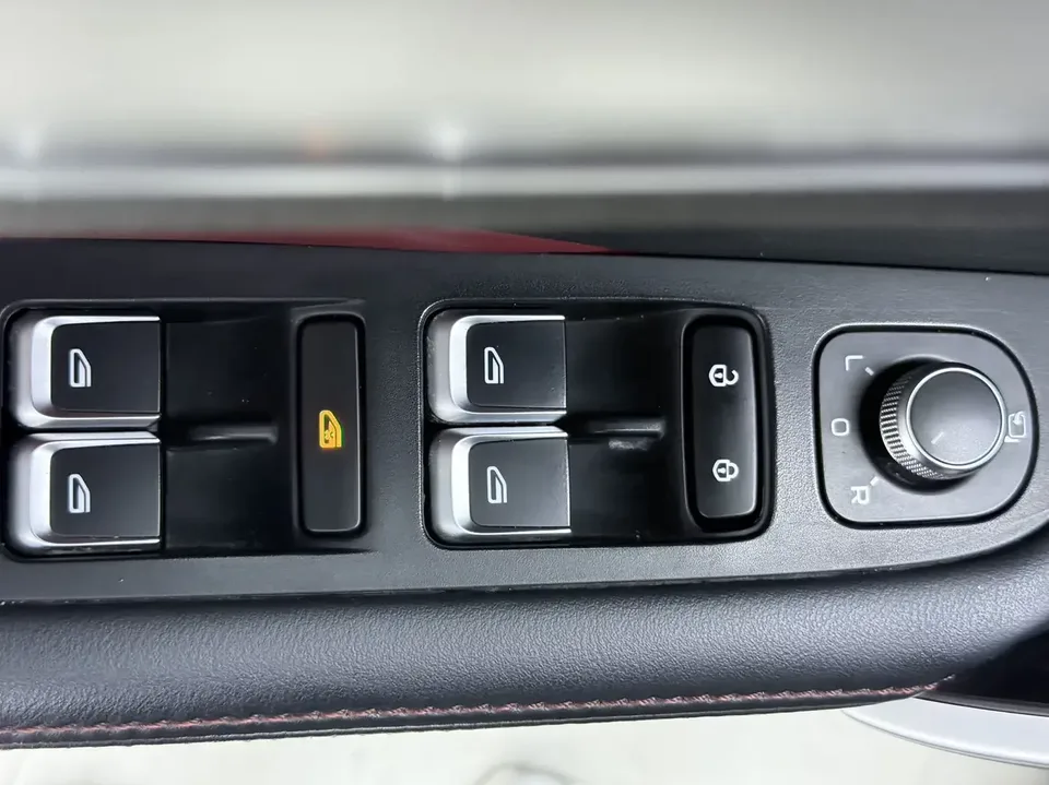 Geely Coolray SX11 Binyue 2021 240T DCT Diamond Edition 2022 — thumbnail 4