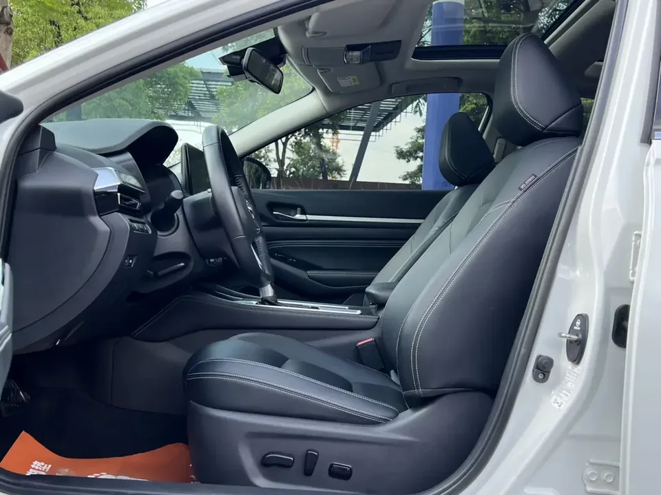 Nissan Altima Sound of nature 2022 2.0L XL-TLS Enjoy Edition 2024 — thumbnail 3