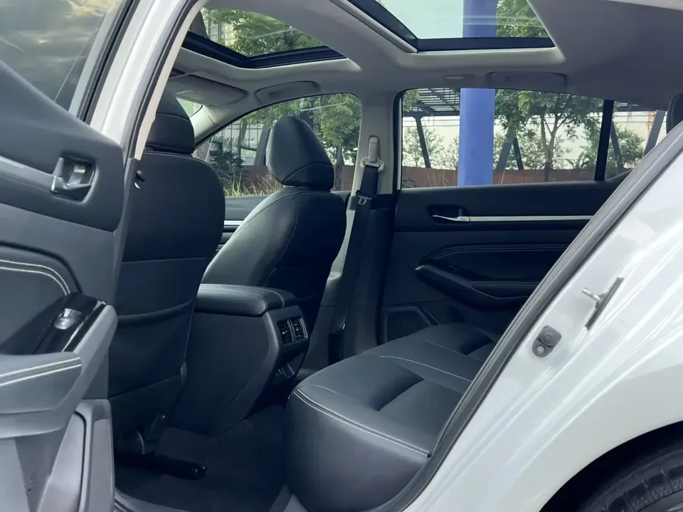 Nissan Altima Sound of nature 2022 2.0L XL-TLS Enjoy Edition 2024 — thumbnail 5