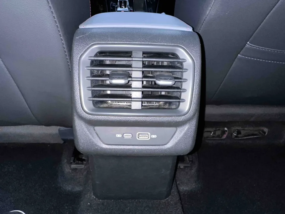 Volkswagen Lamando Lingdu 2022 Lingdu L 280TSI DSG Hot Edition 2023 — thumbnail 4