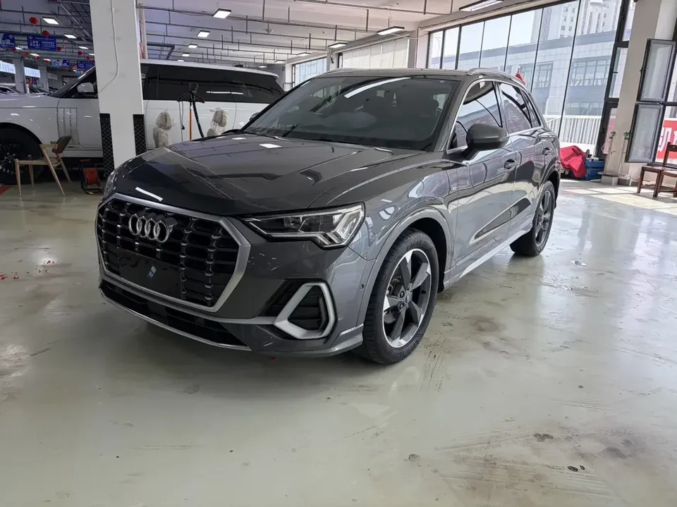 Audi Q3 Audi Q3 2022 35 TFSI Stylish Dynamic 2023 — photo 1, buy with delivery to Moscow