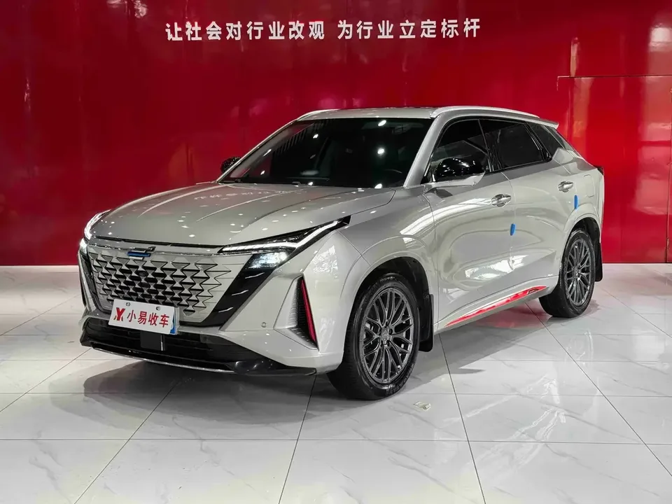 Oshan Changan Auchan Z6 Changan Auchan Z6 2023 Blue Whale 1.5T DCT Zhizun Edition 2023 — photo 1, buy with delivery to Moscow