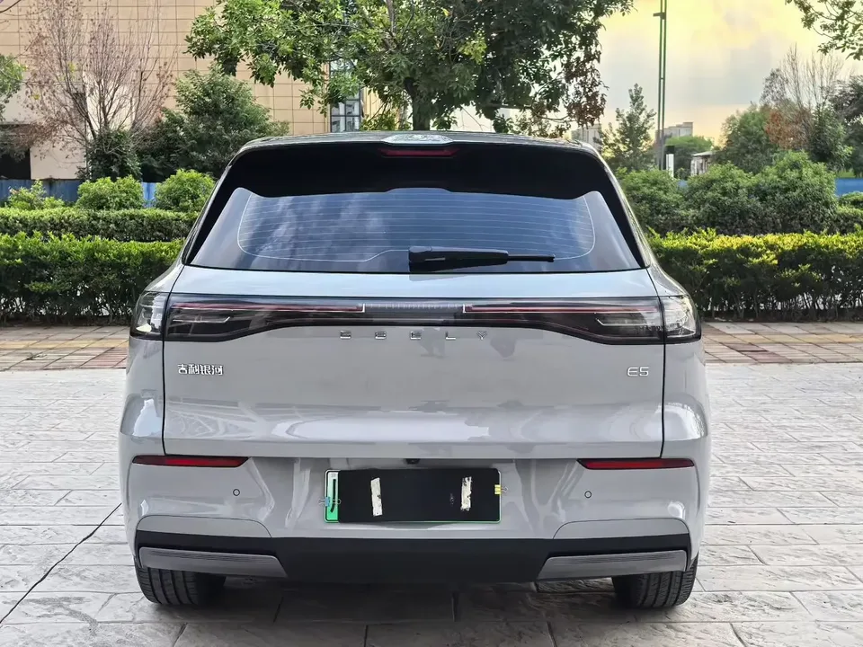 Geely Galaxy E5 Galaxy E5 2024 440km Explorer Edition 2024 — thumbnail 2