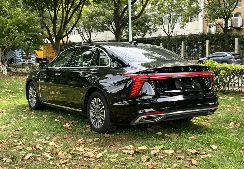 Hongqi H5 Hongqi H5 2024 1.5T DCT Zhilian Qiyue Edition 2024 — thumbnail 2
