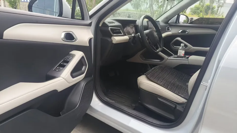 BYD Yuan Up Yuan UP 2025 Smart Driving Edition 401KM Vitality Edition 2025 — thumbnail 3