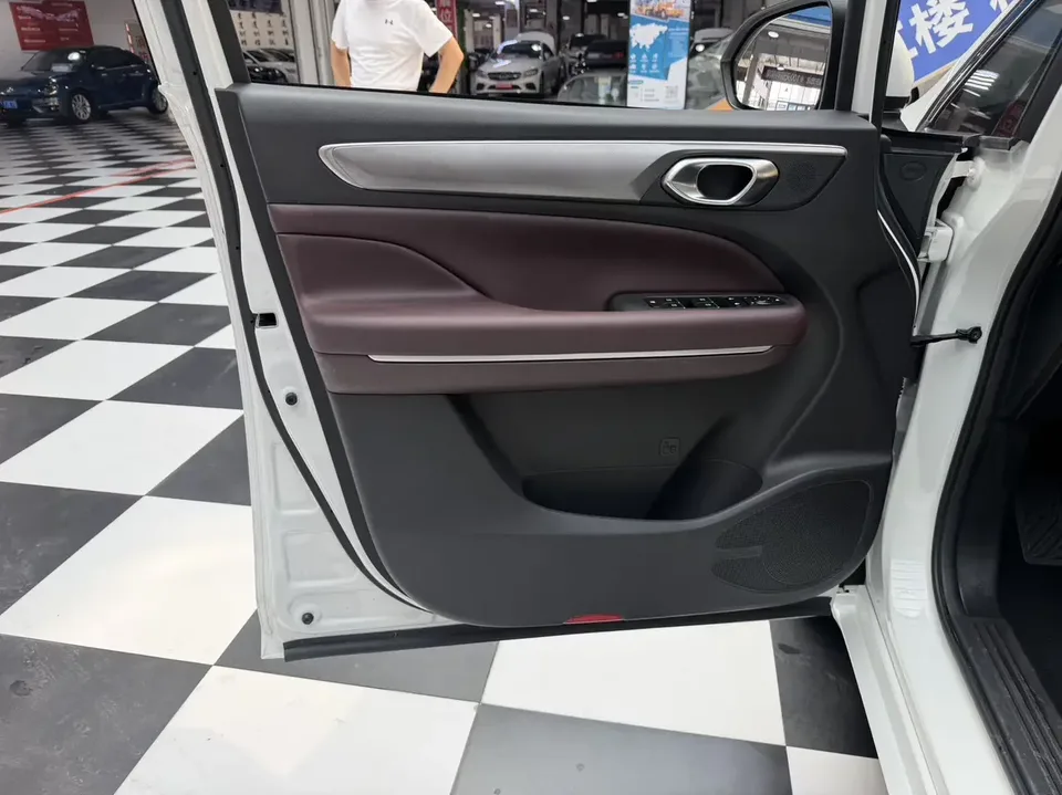 GAC Trumpchi M6 Trumpchi M6 2021 Pro 270T Automatic Premium Edition 2022 — thumbnail 3