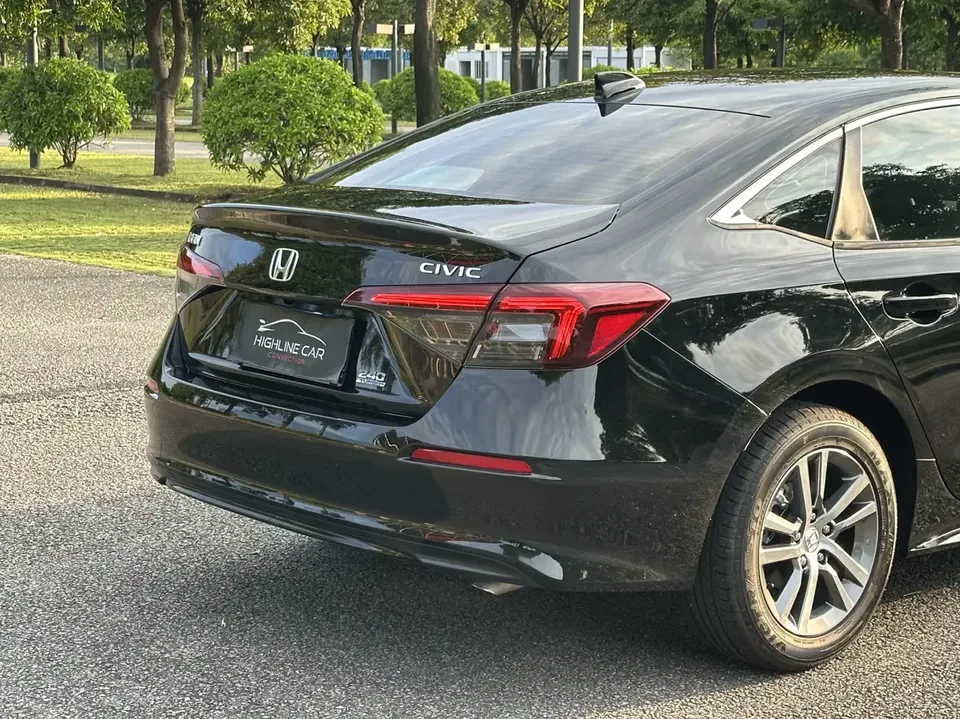 Honda CIVIC Civic 2025 240TURBO CVT Zhiqu Plus 2025 — миниатюра 3