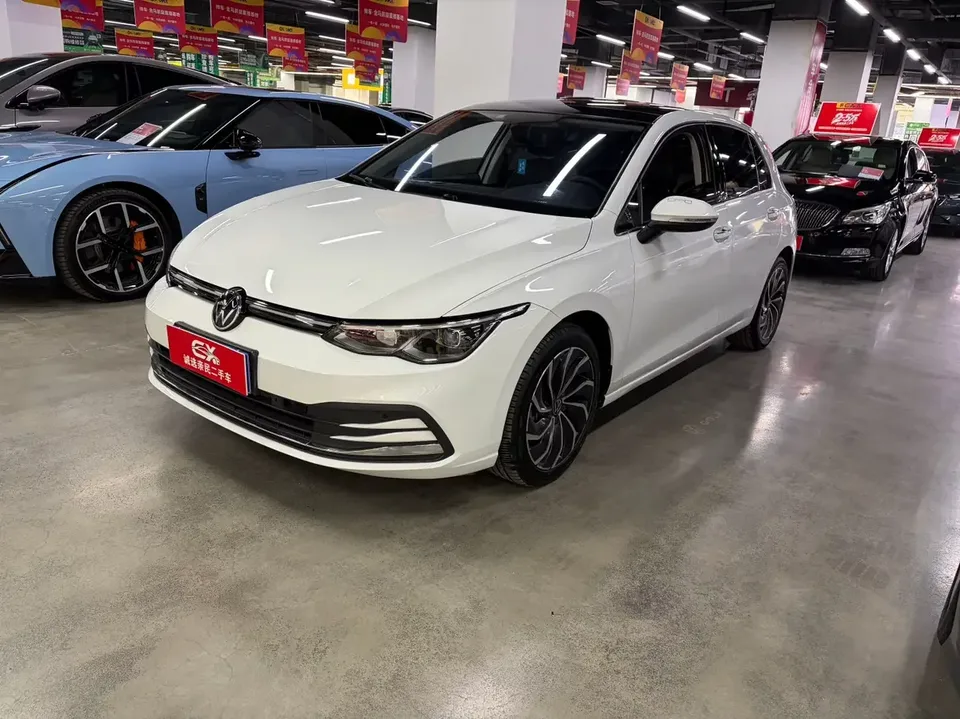 Volkswagen Golf golf 2021 280TSI DSG Pro 2022 — photo 1, buy with delivery to Moscow