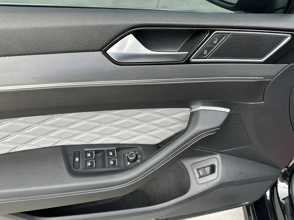 Volkswagen Magotan Magotan 2023 2 millionth anniversary edition 280TSI DSG leading model 2023 — thumbnail 5