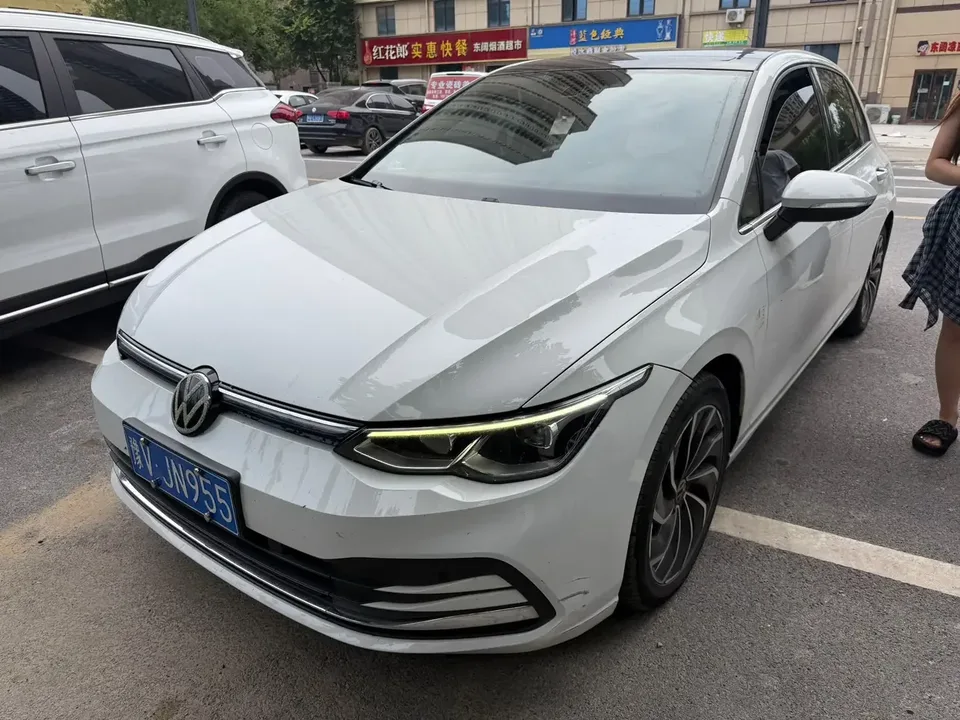 Volkswagen Golf golf 2023 280TSI DSG Pro 2022 — photo 1, buy with delivery to Moscow