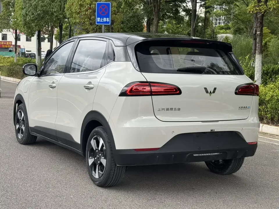 Wuling Bingo PLUS Wuling Bingo PLUS 2024 330km five-seater version 2026 — thumbnail 2