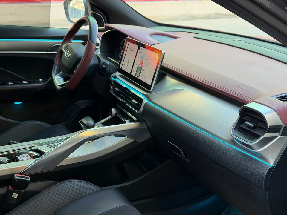 Geely Coolray SX11 Binyue 2021 260T DCT Honor Edition 2022 — thumbnail 4