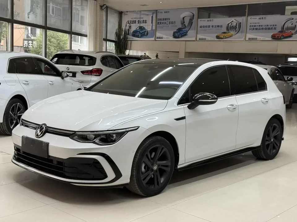 Volkswagen Golf golf 2021 280TSI DSG R-Line 2022 — photo 1, buy with delivery to Moscow