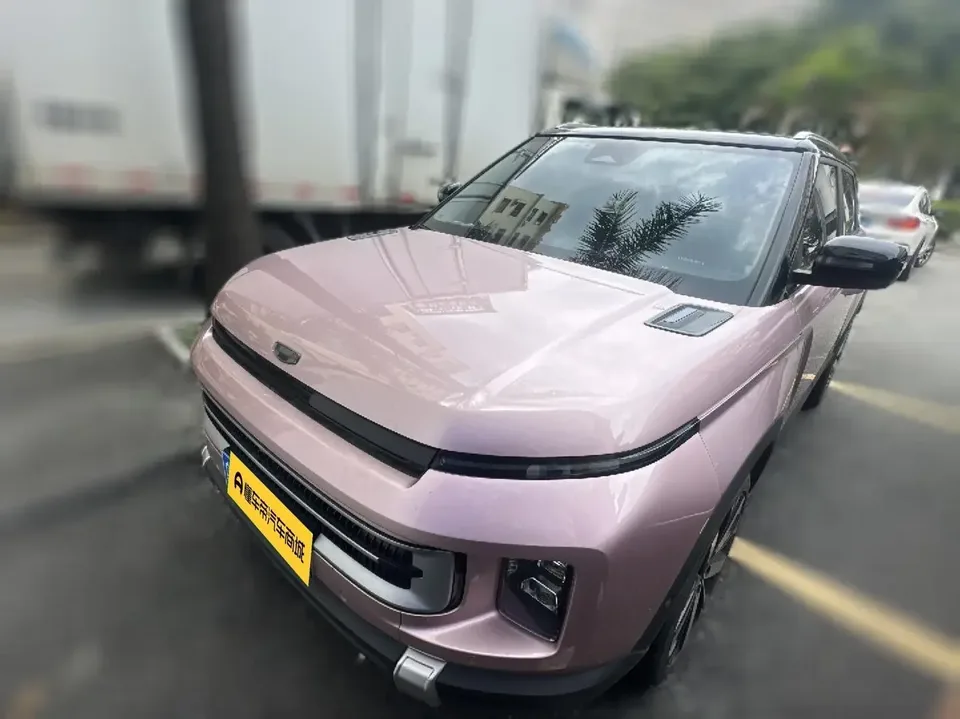 Geely ICON Geely ICON 2023 1.5TD Chocolate Edition 2023 — photo 1, buy with delivery to Moscow