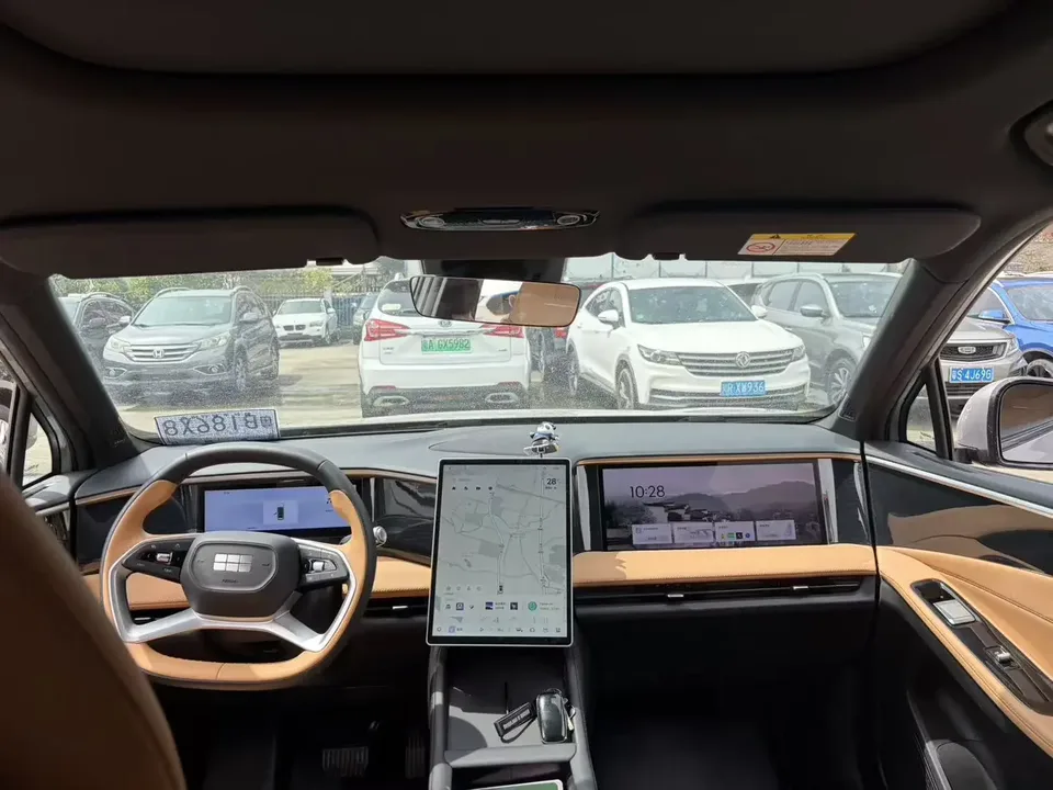 Geely Galaxy L7 Galaxy L7 2024 1.5T DHT 55km PRO Longteng Edition 2024 — thumbnail 5