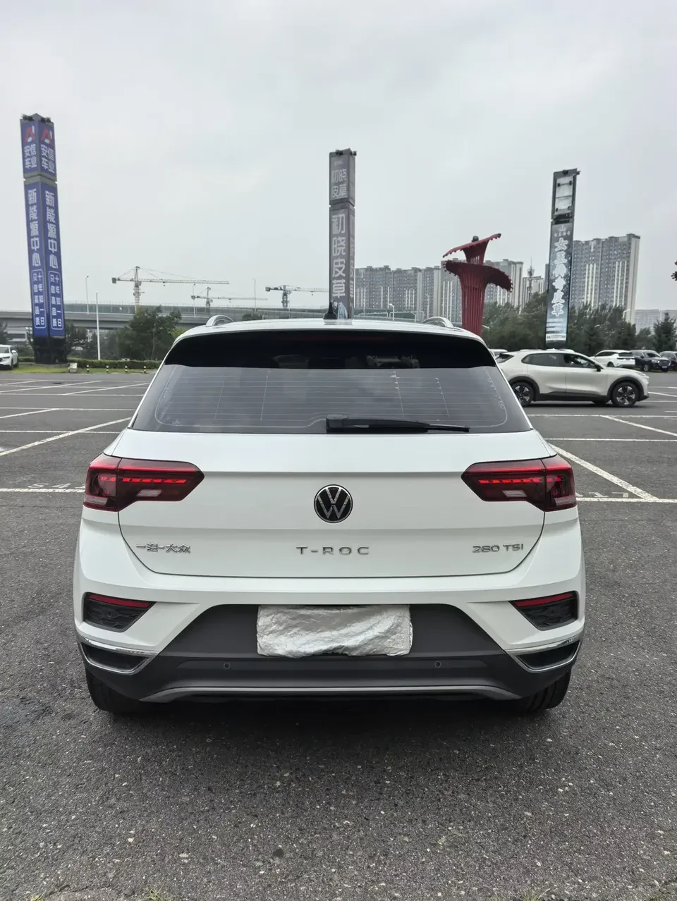 Volkswagen T-Roc TANG 2022 280TSI DSG 2WD Comfort PLUS 2023 — thumbnail 2