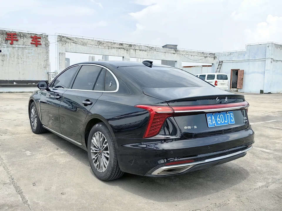 Hongqi H5 Hongqi H5 2024 1.5T DCT Zhilian Qiyun Edition 2024 — thumbnail 4