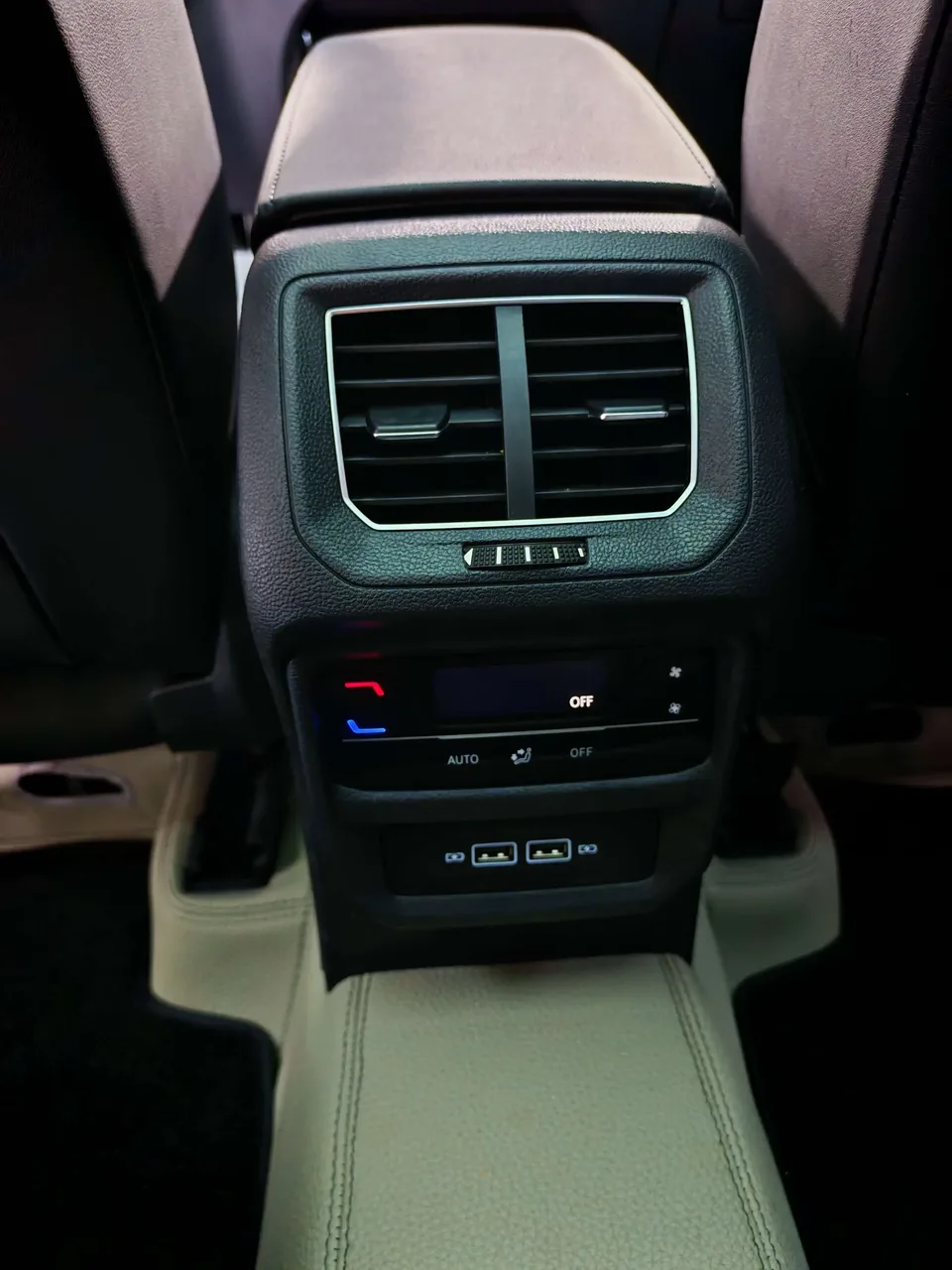 Volkswagen Tayron Tanyue 2023 280TSI 2WD Luxury Plus Advanced Edition 2023 — thumbnail 4