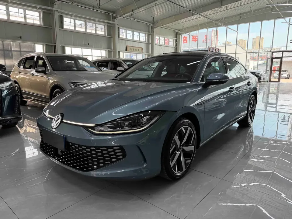 Volkswagen Lamando Lingdu 2023 Lingdu L 280TSI DSG Cool Edition 2024 — photo 1, buy with delivery to Moscow