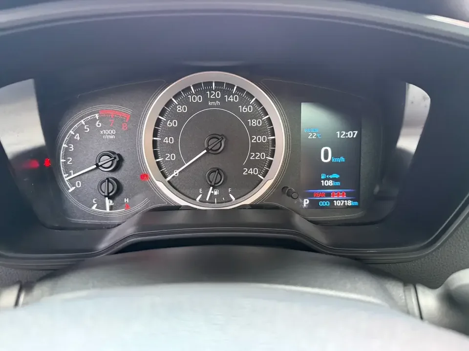 Toyota Levin Lei Ling 2022 185T CVT Deluxe Edition 2022 — миниатюра 3