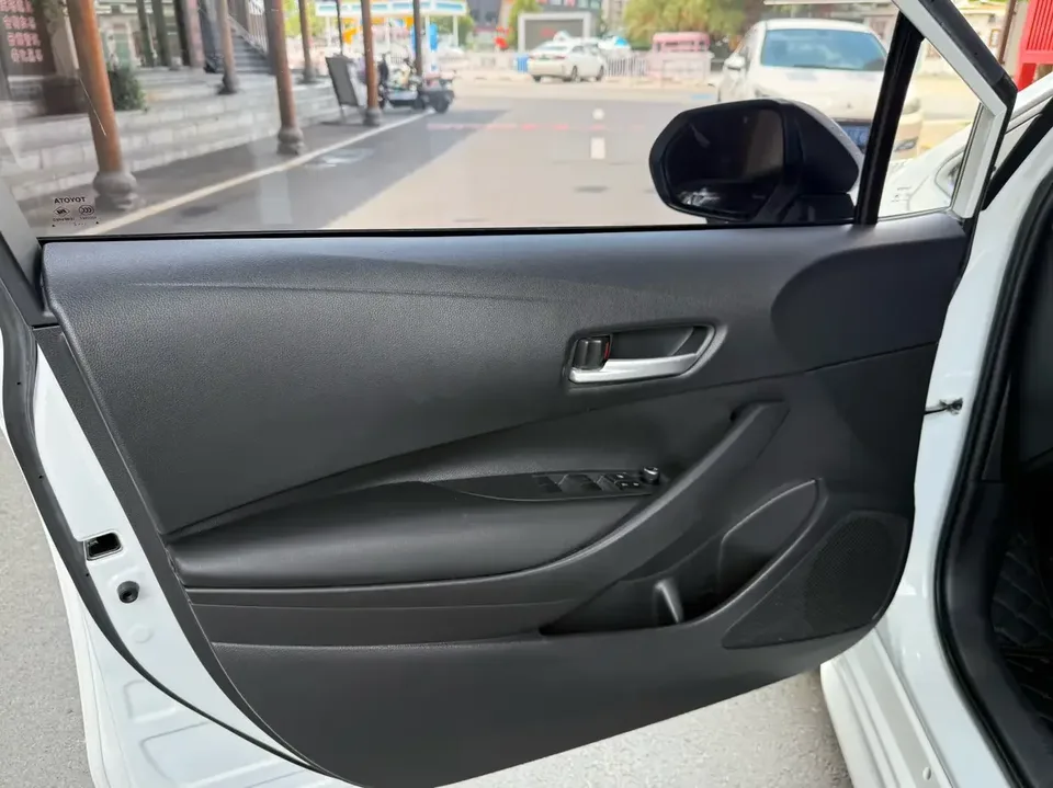 Toyota Levin Lei Ling 2022 185T CVT Deluxe Edition 2022 — миниатюра 5