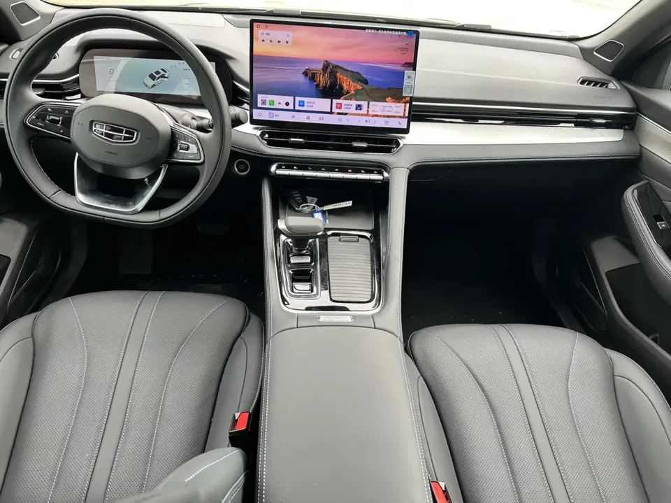 Geely Preface Xing Rui 2026 1.5T Dongfang Yao Fuyao Edition 2025 — thumbnail 3