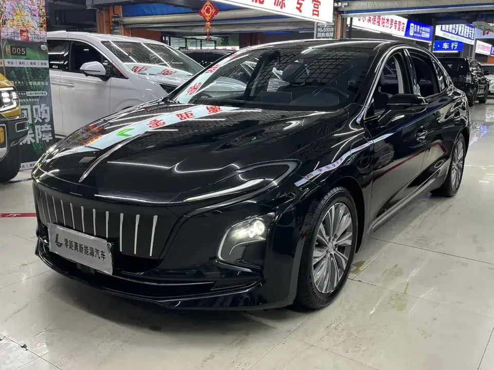 Hongqi E-QM5 Hongqi E-QM5 2023 620KM PLUS 2024 — photo 1, buy with delivery to Moscow