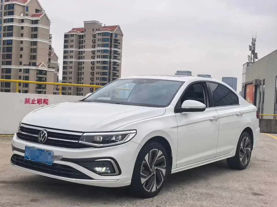 Volkswagen Bora Bora 2023 200TSI DSG Intelligent Driving Edition 2022 — photo 1, buy with delivery to Moscow