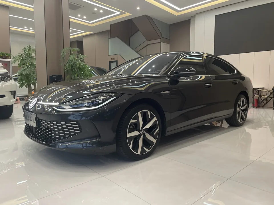 Volkswagen Lamando Lingdu 2022 Lingdu L 280TSI DSG Cool Edition 2022 — photo 1, buy with delivery to Moscow