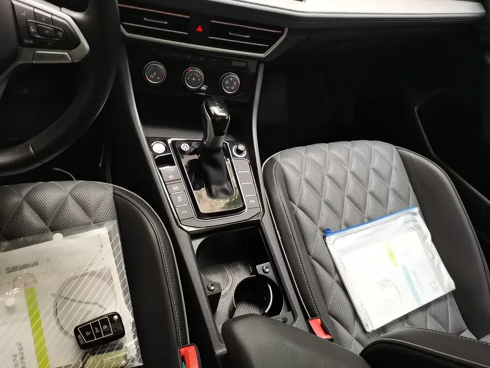Volkswagen Sagitar Sagitar 2023 300TSI DSG Beyond Edition 2024 — thumbnail 3