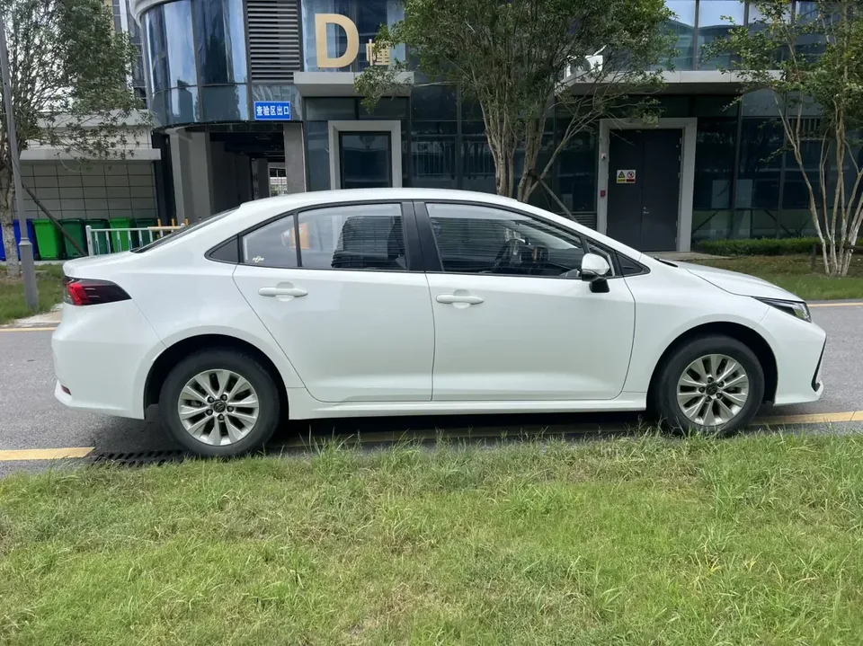 Toyota Corolla Corolla 2023 1.2T S-CVT Pioneer Edition 2023 — thumbnail 2