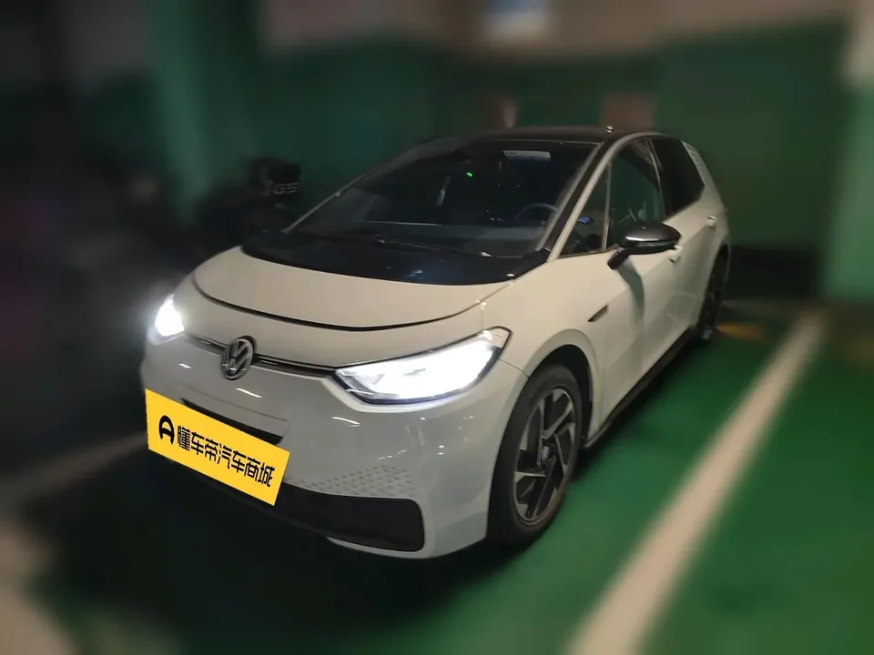 Volkswagen ID.3 Volkswagen ID.3 2023 Upgraded Pure Smart Edition 2023 — photo 1, buy with delivery to Moscow