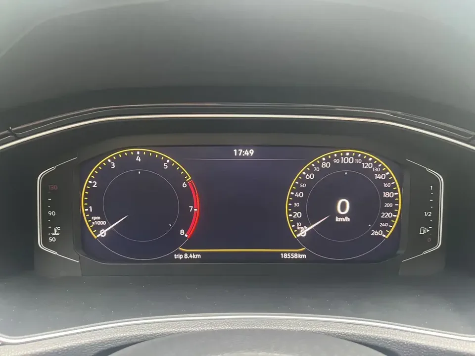 Volkswagen T-Roc TANG 2021 280TSI DSG 4WD Luxury Smart Edition 2022 — thumbnail 3