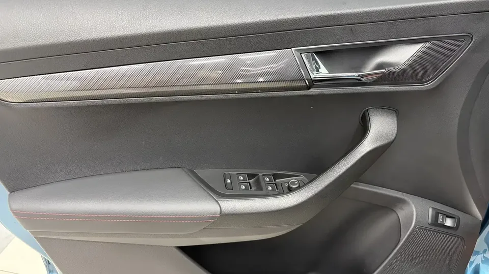 Skoda Karoq Korok 2023 TSI280 Luxury Edition 2023 — thumbnail 3