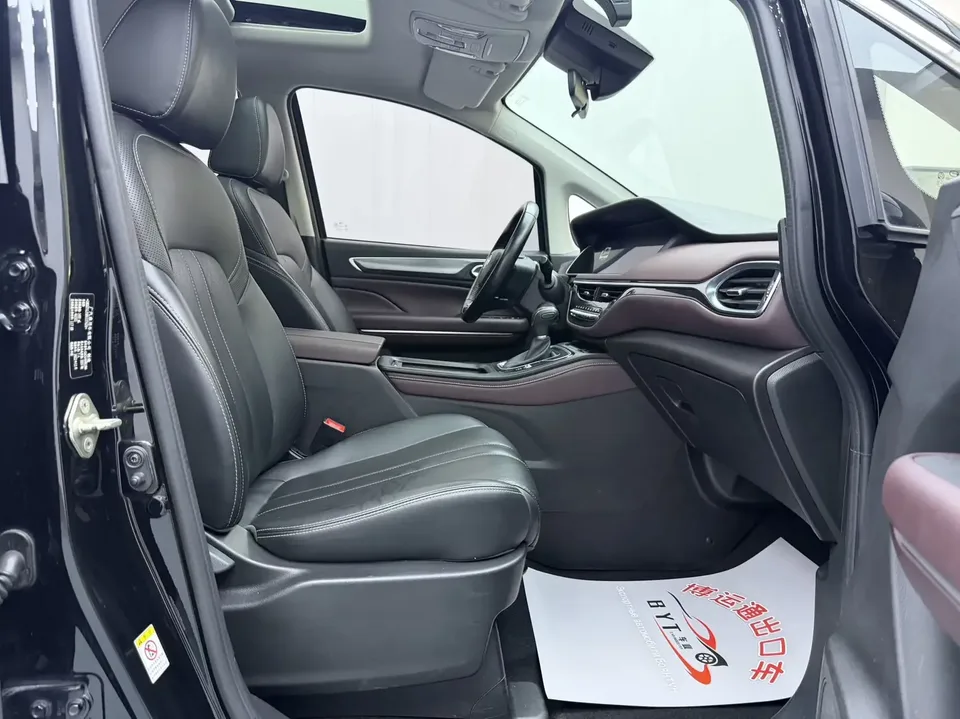 GAC Trumpchi M6 Trumpchi M6 2021 270T Automatic Deluxe Edition 7 Seaters 2023 — thumbnail 4
