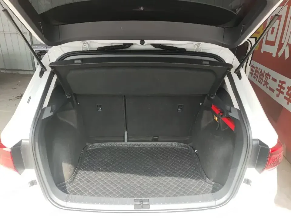 Volkswagen Tharu tuyue 2022 280TSI 2WD Deluxe Edition 2022 — thumbnail 3