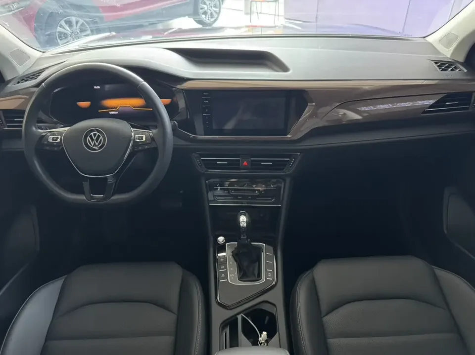 Volkswagen Tharu tuyue 2022 280TSI 2WD Deluxe Edition 2022 — thumbnail 4